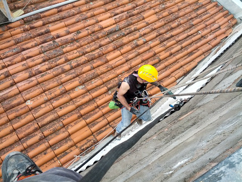 Braga | Fixações mecânicas em fachada